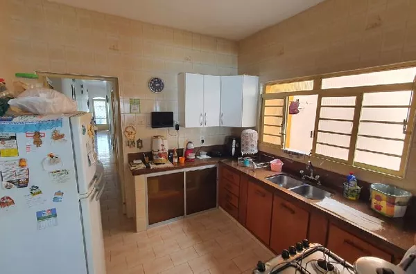 Casa no centro com forte potencial comercial!