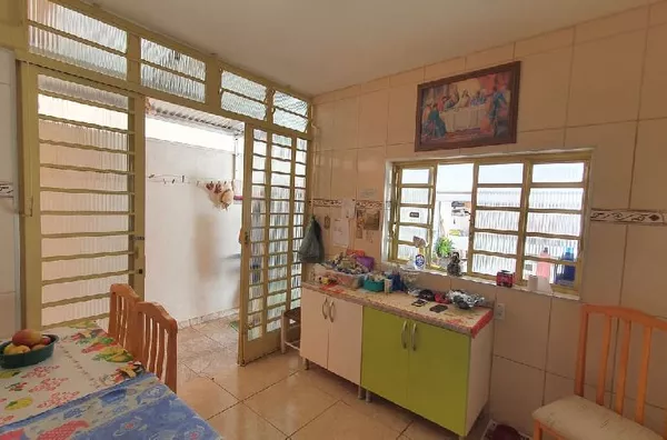 Casa no centro com forte potencial comercial!