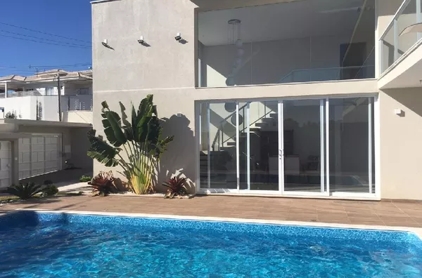 Casa alto padrão nova com vista panorâmica para a cidade