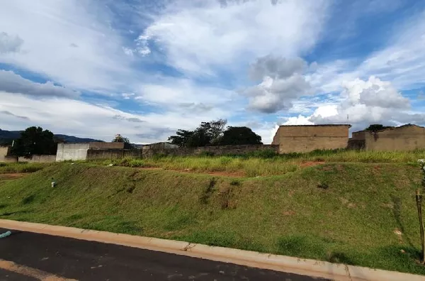 Terreno no novo Condomínio Villa Di Roma em Amparo-SP!