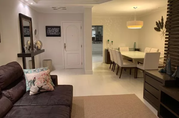 Apartamento recém reformado com lindo projeto de interior e fino acabamento!