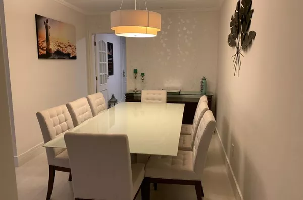 Apartamento recém reformado com lindo projeto de interior e fino acabamento!