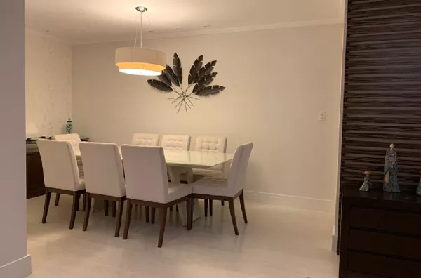 Apartamento recém reformado com lindo projeto de interior e fino acabamento!