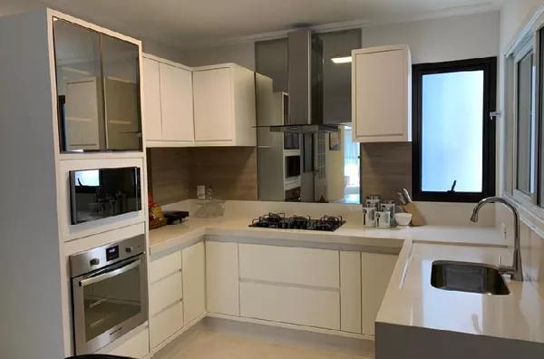 Apartamento recém reformado com lindo projeto de interior e fino acabamento!
