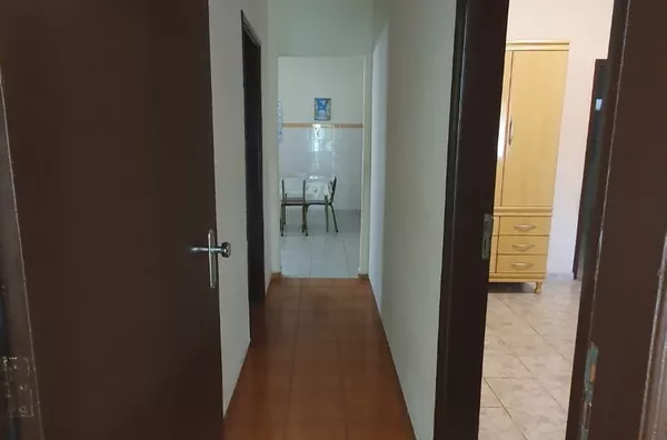 Casa muito ampla no Centro! OPORTUNIDADE