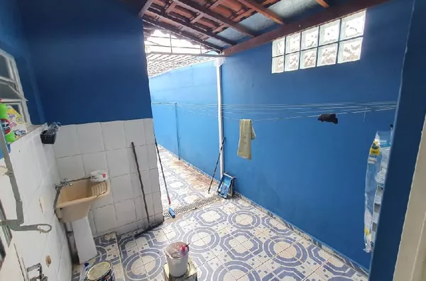 Casa à venda no Pq. Modelo!