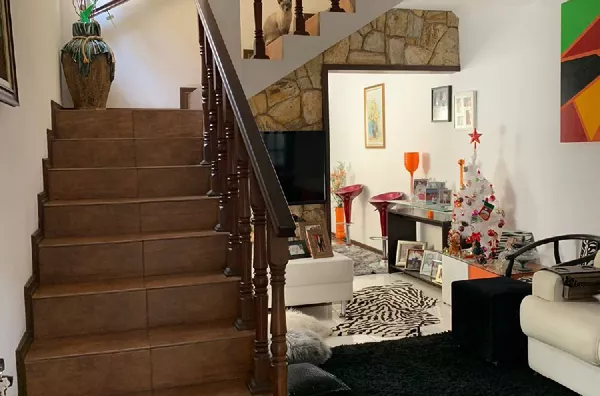 Maravilhoso sobrado no Jardim Figueira com ótimo acabamento! 