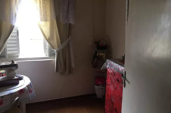 Casa à 200m do Centro- OPORTUNIDADE