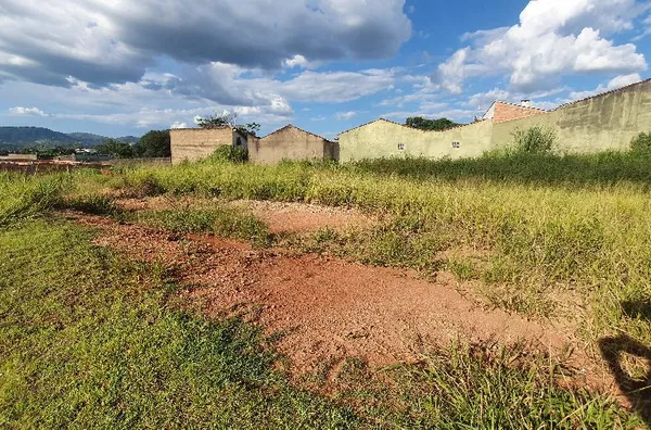 Terreno PLANO, no Cond. Villa di Roma! OPORTUNIDADE