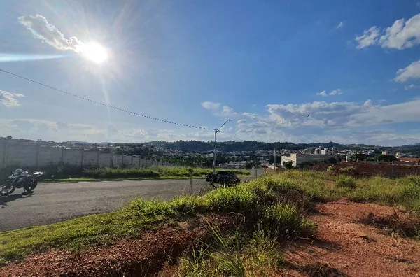 Terreno PLANO, no Cond. Villa di Roma! OPORTUNIDADE