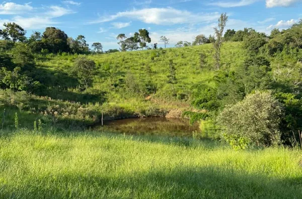 Excelente sítio no bairro da Barra! 