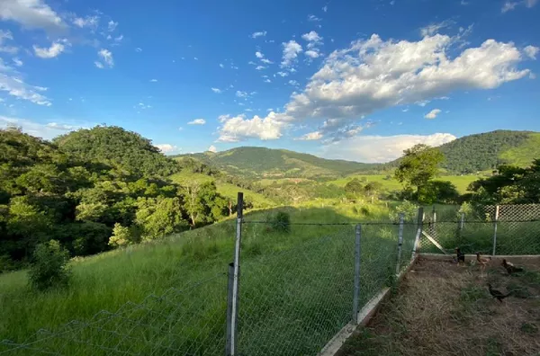 Excelente sítio no bairro da Barra! 