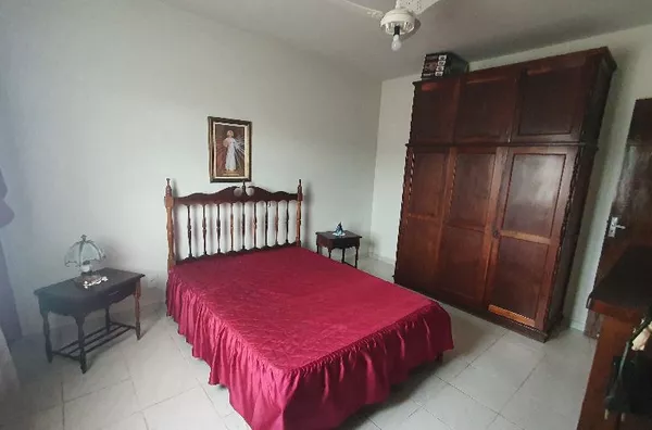 Casa ampla, com edícula no Jardim Itália! 