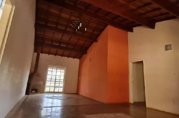 Casa à venda no bairro Girardelli, em Monte Alegre do Sul! 