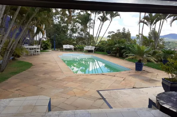 Linda casa no Cond. Orypaba! 