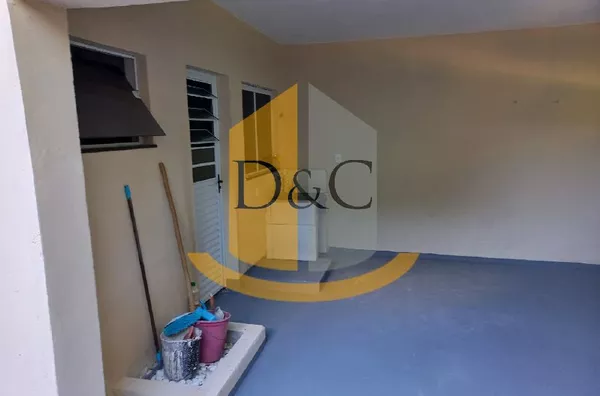 Imóvel com 2 casa independentes. OPORTUNIDADE DE INVESTIMENTO!