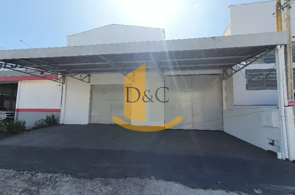 Barracão na marginal, próximo ao supermercado POUPE BEM! Av. Prestes Maia