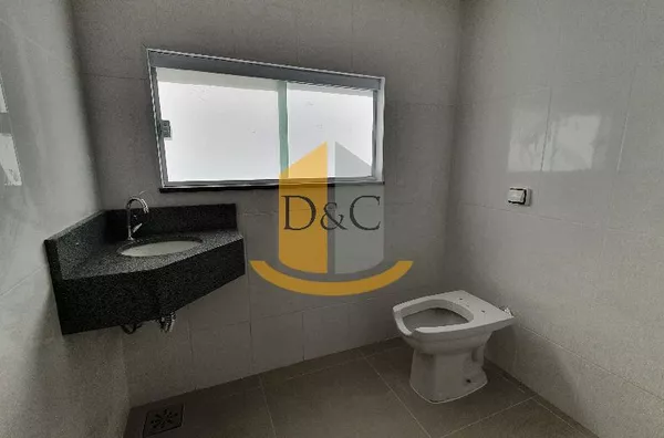 Barracão na marginal, próximo ao supermercado POUPE BEM! Av. Prestes Maia