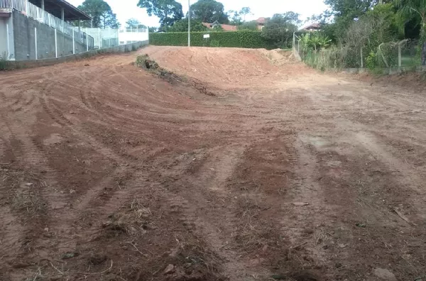 Terreno com 916 m² no Bosque dos Jequitibás, em Serra Negra!