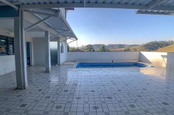Linda casa em Morungaba!