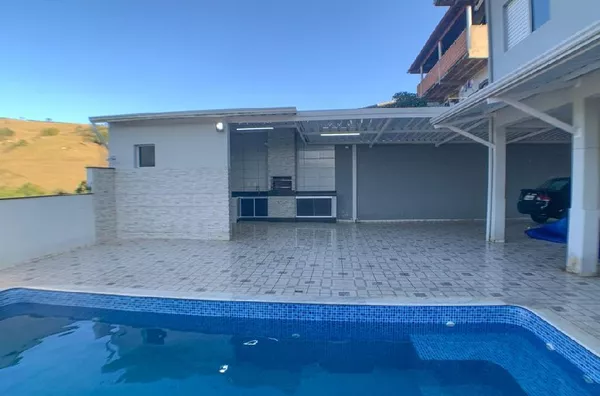 Linda casa em Morungaba!