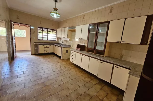 Excelente casa para locação no Jardim Brasil, Amparo-SP! (02 casas) - Foto 6