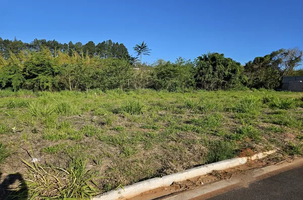 Terreno comercial na avenida principal do Residencial Portal Das Águas, Amparo-SP