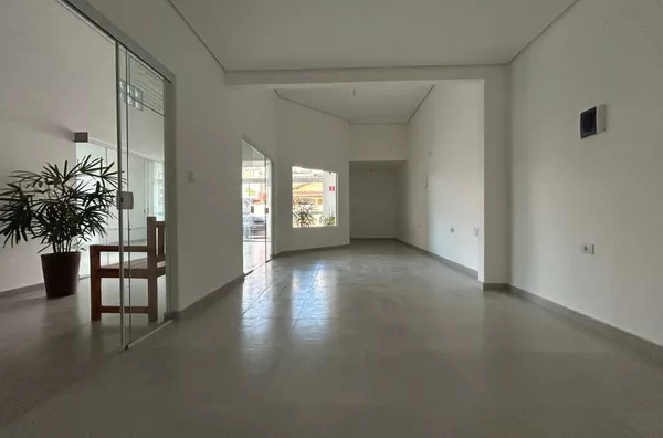 Sala comercial na Galeria Mostardas em Monte Alegre do Sul!