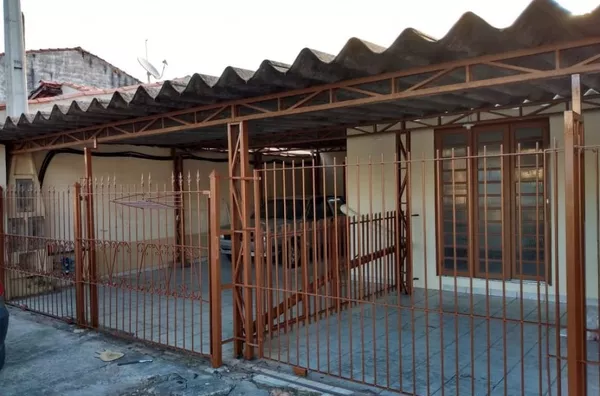 Imóvel para venda com 3 residências no Jardim Modelo - Amparo/SP