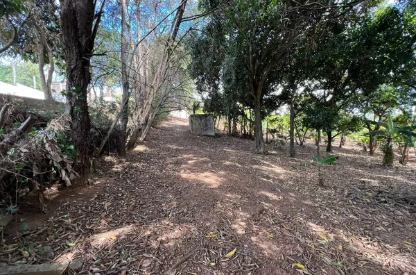 Excelente terreno de chácara para venda no Parque Flamboyant, Amparo-SP!