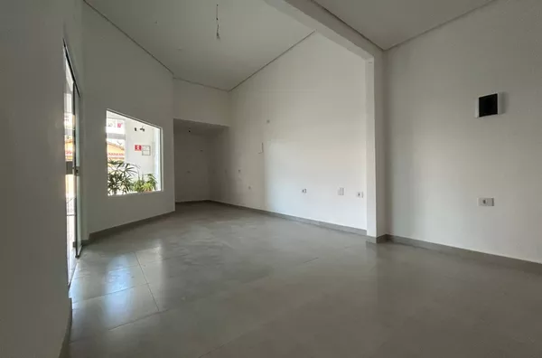 Sala comercial na Galeria Mostardas em Monte Alegre do Sul!