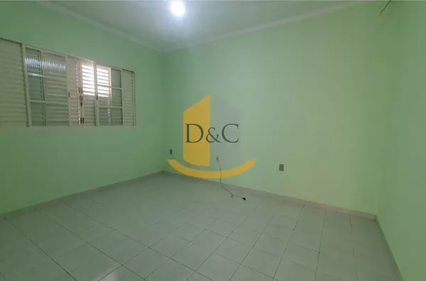 Casa c/ Edícula à venda no São Judas! Investimento. Amparo-SP