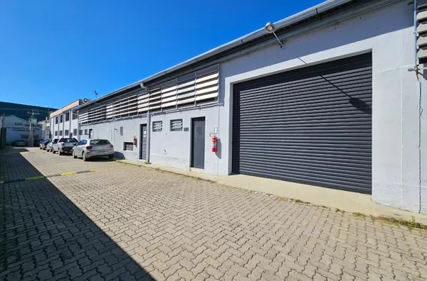 Barracão C/ 180m² para locação em excelente localização! Amparo-SP - Foto 11