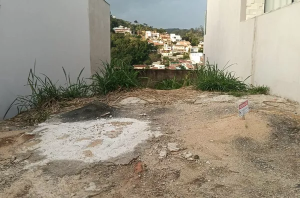 Excelente terreno à venda no Condomínio Residencial Reserva Jacaranda!