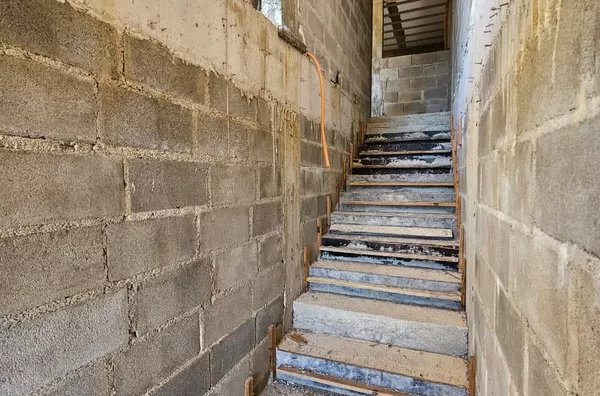 Casa em fase de acabamento no Jardim São Roberto! Amparo-SP