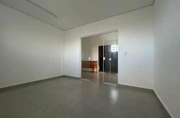 Sala comercial na Galeria Mostardas em Monte Alegre do Sul!