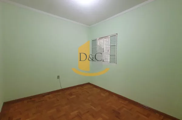 Casa c/ Edícula à venda no São Judas! Investimento. Amparo-SP