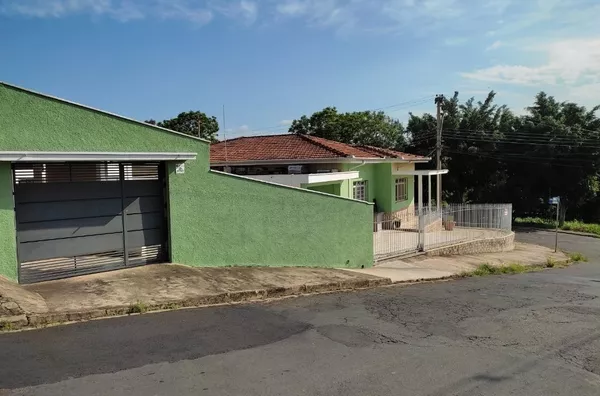 Casa para venda 3 quartos no Jardim América - Amparo/SP
