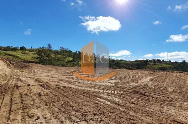 Linda propriedade à venda! Próximo à cidade. 