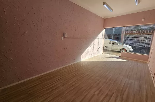 Imóvel comercial c/ 03 salas no Centro, Amparo/SP