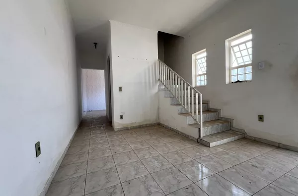 Imóvel com 02 casas à venda próximo ao Centro! Amparo-SP