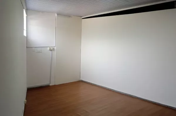 Sala comercial para locação em Galeria! 