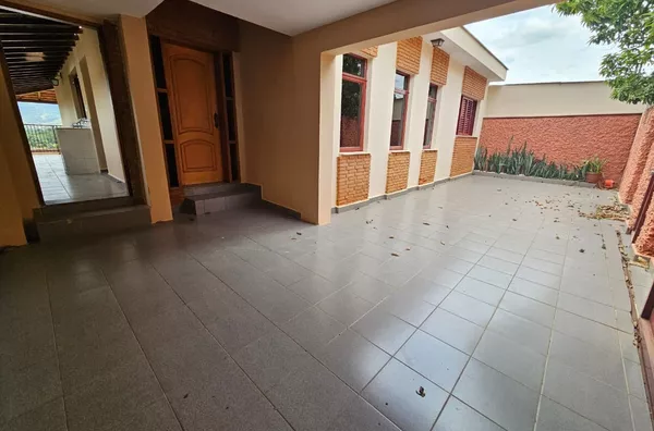 Excelente casa para locação no Jardim Brasil, Amparo-SP! (02 casas) - Foto 1