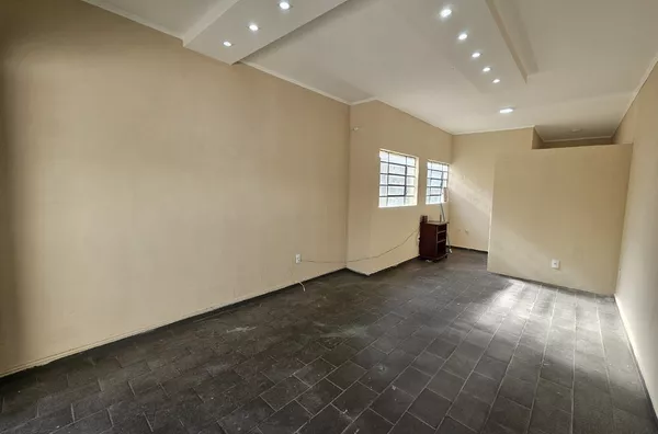 Salão comercial no Pq. Modelo! 