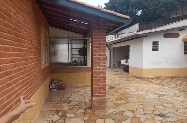 Casa para venda 3 quartos na Estância Suíça - Serra Negra/SP 