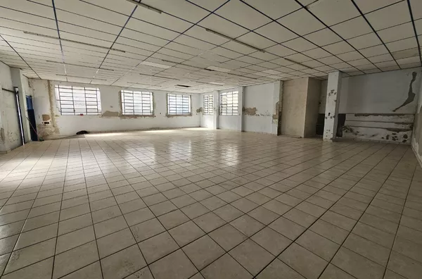 Barracão para locação no Centro! Amparo/SP