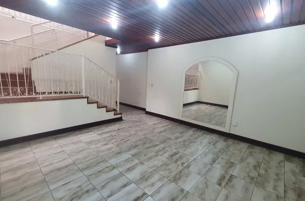  Excelente casa no Centro! Amparo/SP