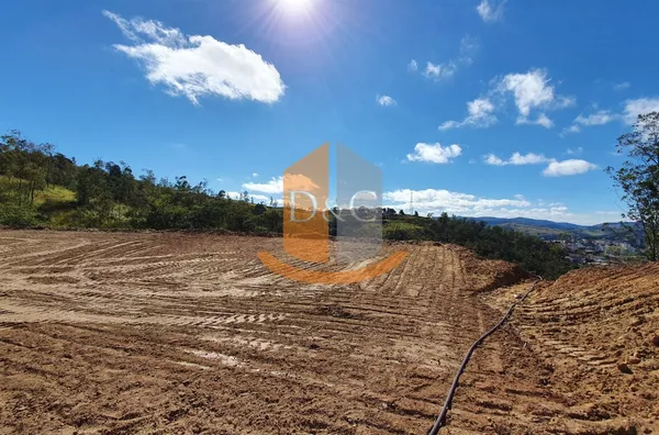 Linda propriedade à venda! Próximo à cidade. 