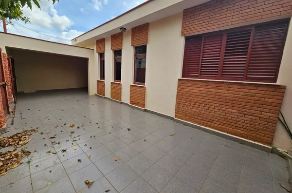 Excelente casa para locação no Jardim Brasil, Amparo-SP! (02 casas) - Foto 2