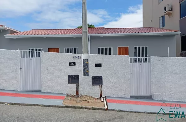 Casa para aluguel, 1 quarto(s),  Coloninha, Florianópolis